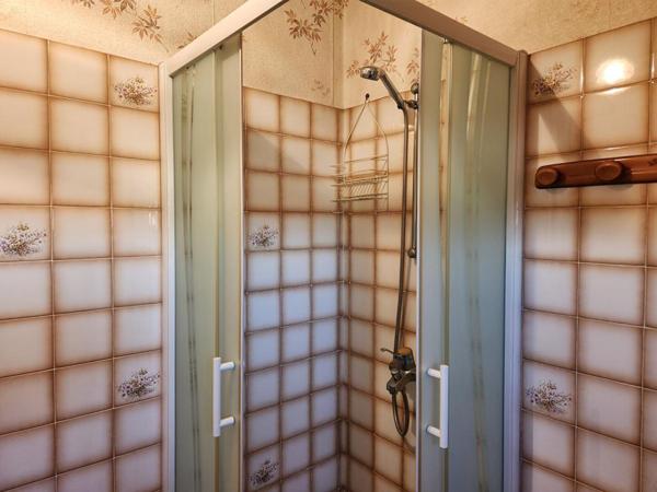 Courcelles Sur Seine, Maison sur sous-sol total de 150 m2 - 5 chambres  + garage exterieur - sur un terrain plat de  716 m2 -  Prix :  272.000