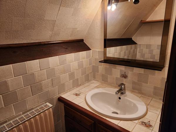 Courcelles Sur Seine, Maison sur sous-sol total de 150 m2 - 5 chambres  + garage exterieur - sur un terrain plat de  716 m2 -  Prix :  272.000