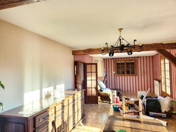 Courcelles Sur Seine, Maison sur sous-sol total de 150 m2 - 5 chambres  + garage exterieur - sur un terrain plat de  716 m2 -  Prix :  272.000