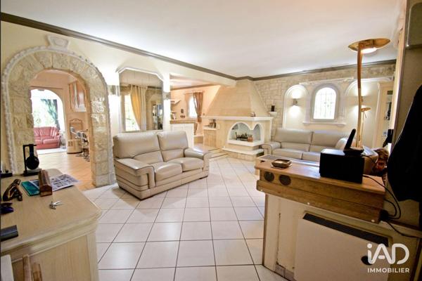 Maison à vendre 11 pièces 191 m² Saint-Germain-lès-Arpajon