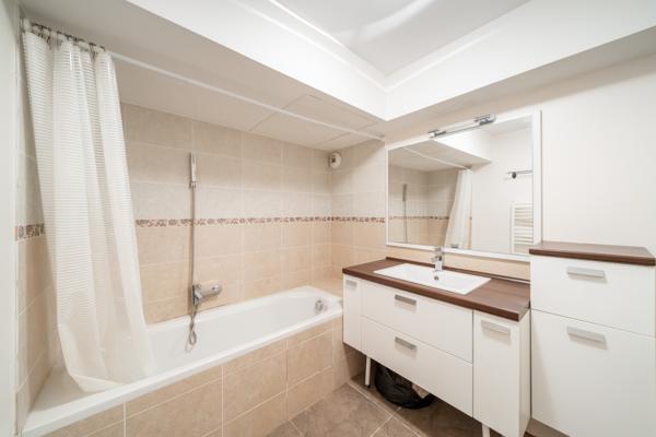 Cannes centre – Grand appartement bourgeois de 4 pièces avec extérieurs de 50 m²