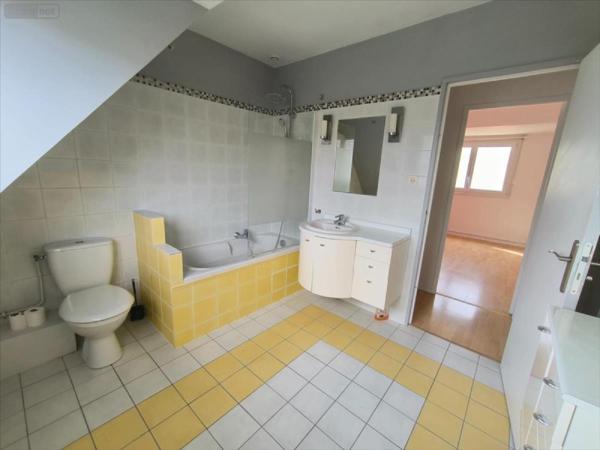 Maison à vendre à Le Vaudreuil dans l'Eure (27100), ref : 27082-1086827