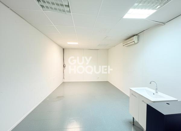 Divers à vendre de 400 m²