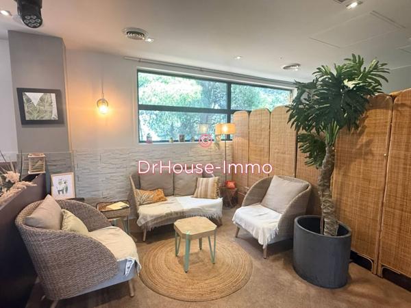 Commerce à vendre 3 pièces de 220 m²