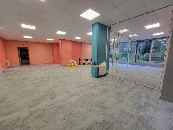 Morlaix. bureaux de standing avec jardin et ascenseur - 200m²