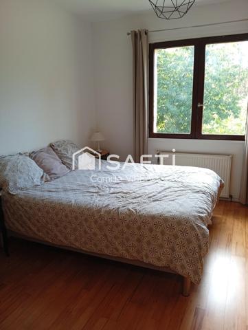 MAISON VILLA DE 196m² , GARAGE et TERRAIN 12000 m²