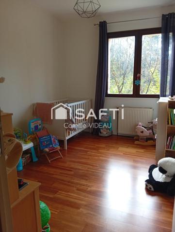 MAISON VILLA DE 196m² , GARAGE et TERRAIN 12000 m²