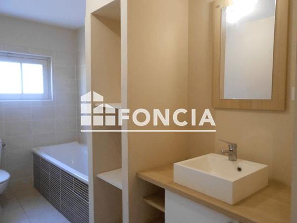 Location Appartement 3 pièces 52.6 m² - 39 RUE DES ANCIENS COMBATTANTS Beziers 34500