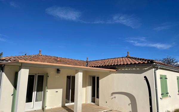 Maison à vendre    4 pièces •  Vallon-Pont-d'Arc