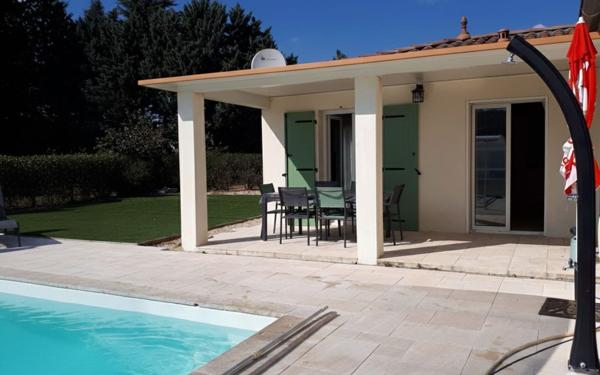 Maison à vendre    4 pièces •  Vallon-Pont-d'Arc