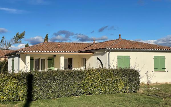 Maison à vendre    4 pièces •  Vallon-Pont-d'Arc