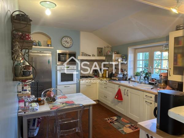 Maison avec piscine, 194 m², 3 chambres et garage