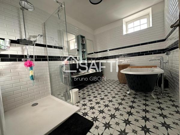 Maison avec piscine, 194 m², 3 chambres et garage