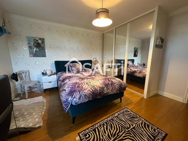 Maison avec piscine, 194 m², 3 chambres et garage