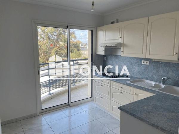 Location Appartement 4 pièces 65.94 m² - 2-4 AVENUE LAFFON DE LADEBAT Chalonnes Sur Loire 49290