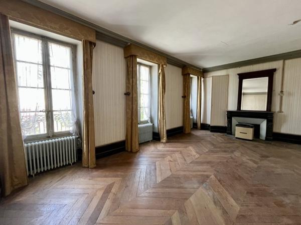 Maison à vendre |  Valençay |  10 pièces | 258 m²