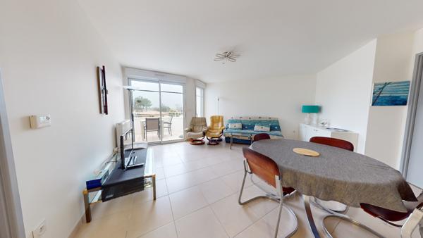 Grand t2 avec balcon et parking