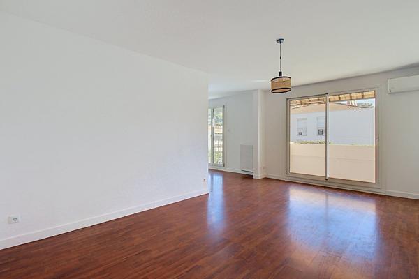 VITROLLES LE ROCHER À PROXIMITÉ DU VIEUX VILLAGE, T3 88,41 M² AVEC VUE EXCEPTIONNELLE
