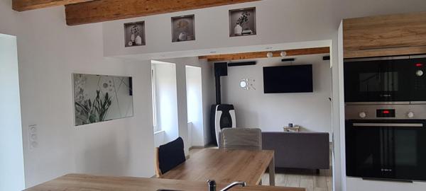 Maison Gorges 5 P . 3 Chs . 1 Bureau . 93 M² . T 507 M² . Garage . Cave . Préau