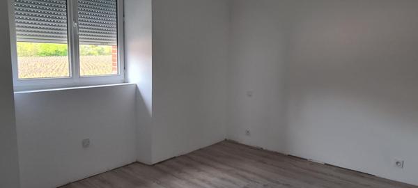 Maison Gorges 5 P . 3 Chs . 1 Bureau . 93 M² . T 507 M² . Garage . Cave . Préau