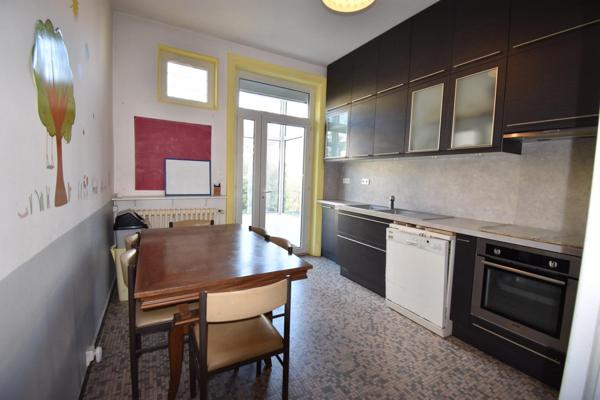 Maison familiale de 229m² élevée sur sous-sol total