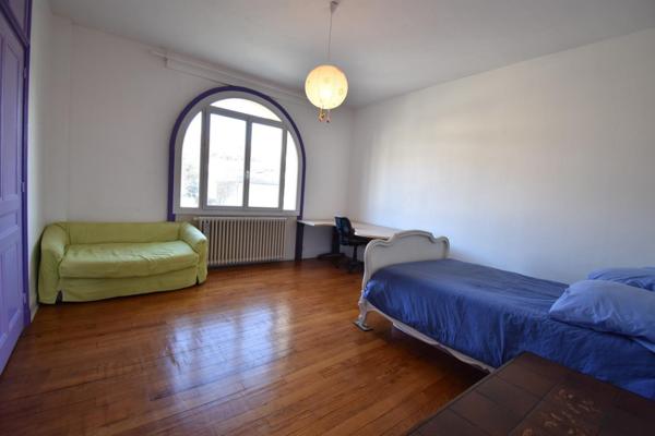 Maison familiale de 229m² élevée sur sous-sol total