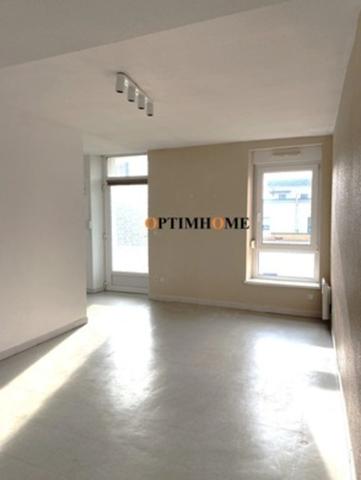 LONGWY, ENSEMBLE IMMOBILIER COMPRENANT 12 APPARTEMENTS + 1 LOCAL COMMERCIAL - DPE EN D ET EN C