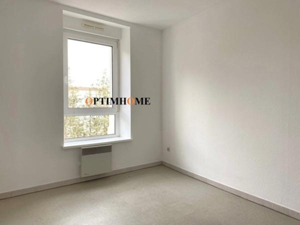 LONGWY, ENSEMBLE IMMOBILIER COMPRENANT 12 APPARTEMENTS + 1 LOCAL COMMERCIAL - DPE EN D ET EN C