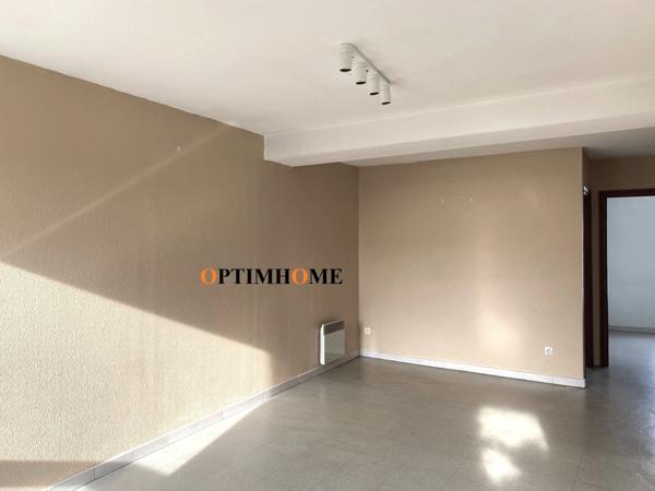 LONGWY, ENSEMBLE IMMOBILIER COMPRENANT 12 APPARTEMENTS + 1 LOCAL COMMERCIAL - DPE EN D ET EN C