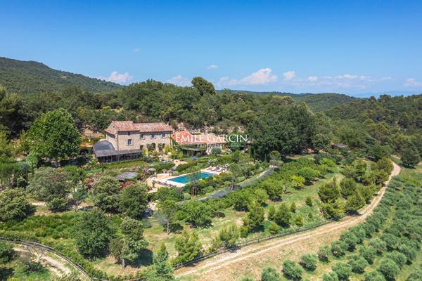 A vendre - Domaine d'exception avec une situation de rêve - Sud Luberon