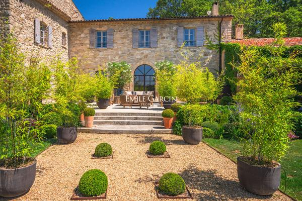 A vendre - Domaine d'exception avec une situation de rêve - Sud Luberon