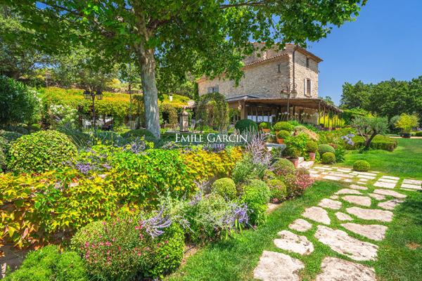 A vendre - Domaine d'exception avec une situation de rêve - Sud Luberon