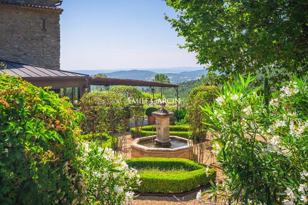 A vendre - Domaine d'exception avec une situation de rêve - Sud Luberon