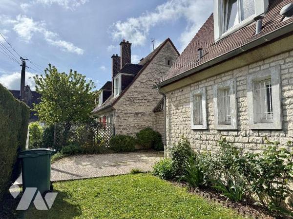 Maison à vendre à Troyes (10000) - Aube (10)

Venez profiter du calme de la campagne en plein...