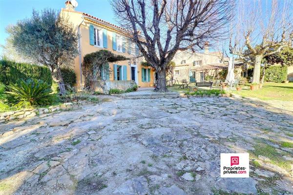 Mas Provençal  sur parcelle de  13 020 m2  avec vignes en fermage et Oliveraie