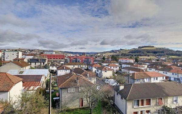 Appartement à vendre    3 pièces • 68 m2 Aurillac