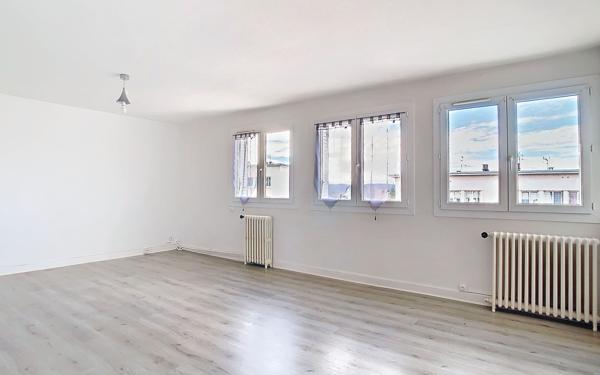Appartement à vendre    3 pièces • 68 m2 Aurillac