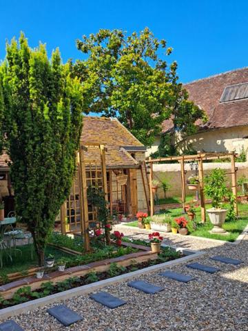 Demeure du XVII 9 pièce(s) 229 m2 Jardin et Grange
