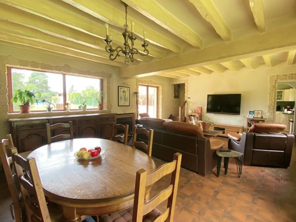 Houdan (78550) Maison 5 Pièces sur 2330m² avec piscine