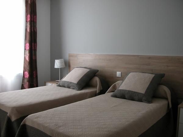 ROCHEFORT - RESIDENCE DE 7 LOGEMENTS MAGNIFIQUES PRESTATIONS MEUBLE DE TOURISME DE 3 ***