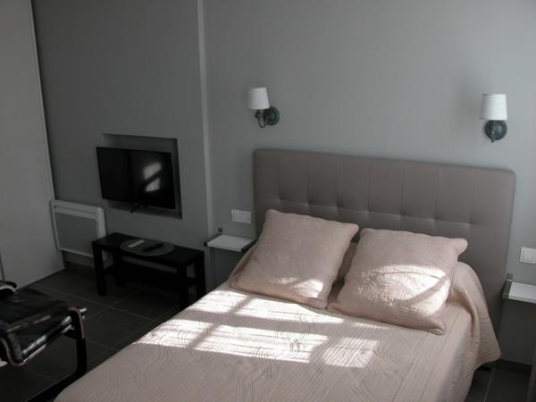 ROCHEFORT - RESIDENCE DE 7 LOGEMENTS MAGNIFIQUES PRESTATIONS MEUBLE DE TOURISME DE 3 ***