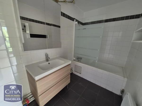 Appartement à louer 2 pièces 49.82m² Ronchin (59790)