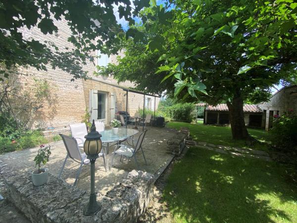 Maison  10 pièce(s)  7 chambre(s)  240 m²