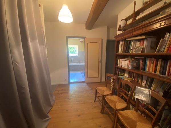 Maison  10 pièce(s)  7 chambre(s)  240 m²