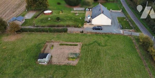 MAISON A VENDRE NOYANT-VILLAGES
10 minutes Baugé
Maison située proche Le Guédéniau dans un be...