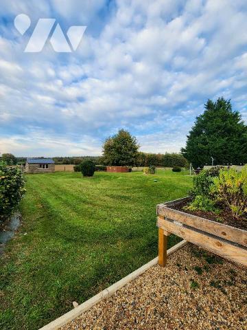 MAISON A VENDRE NOYANT-VILLAGES
10 minutes Baugé
Maison située proche Le Guédéniau dans un be...