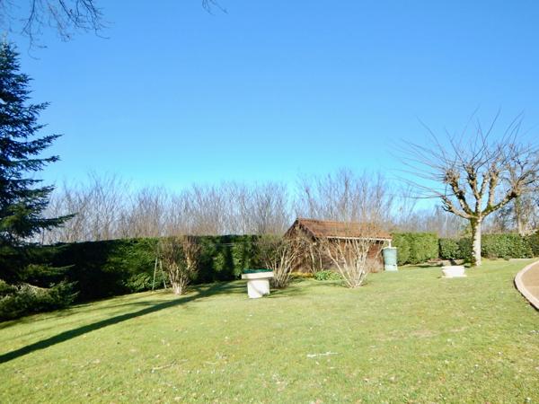 Maison à vendre 6 pièces située sur la commune de TRELISSAC (24)