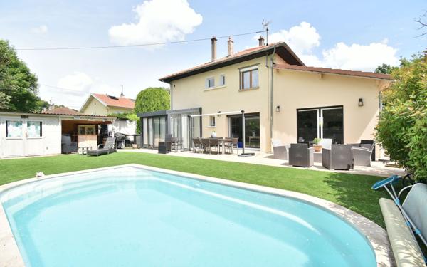 Maison à vendre    5 pièces •  Villieu-Loyes-Mollon