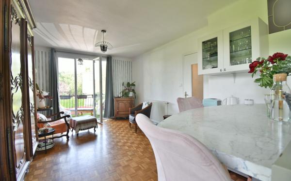 Maison à vendre    5 pièces •  Villieu-Loyes-Mollon