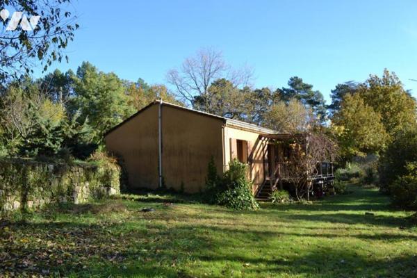 VILLA AVEC TERRAIN ATTENANT DE 2210 M²